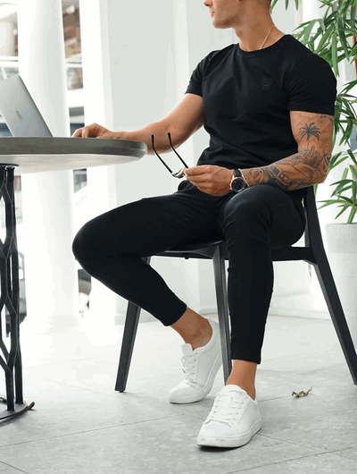 VertoFlex™ – męskie spodnie typu slim fit z elastycznym wykończeniem